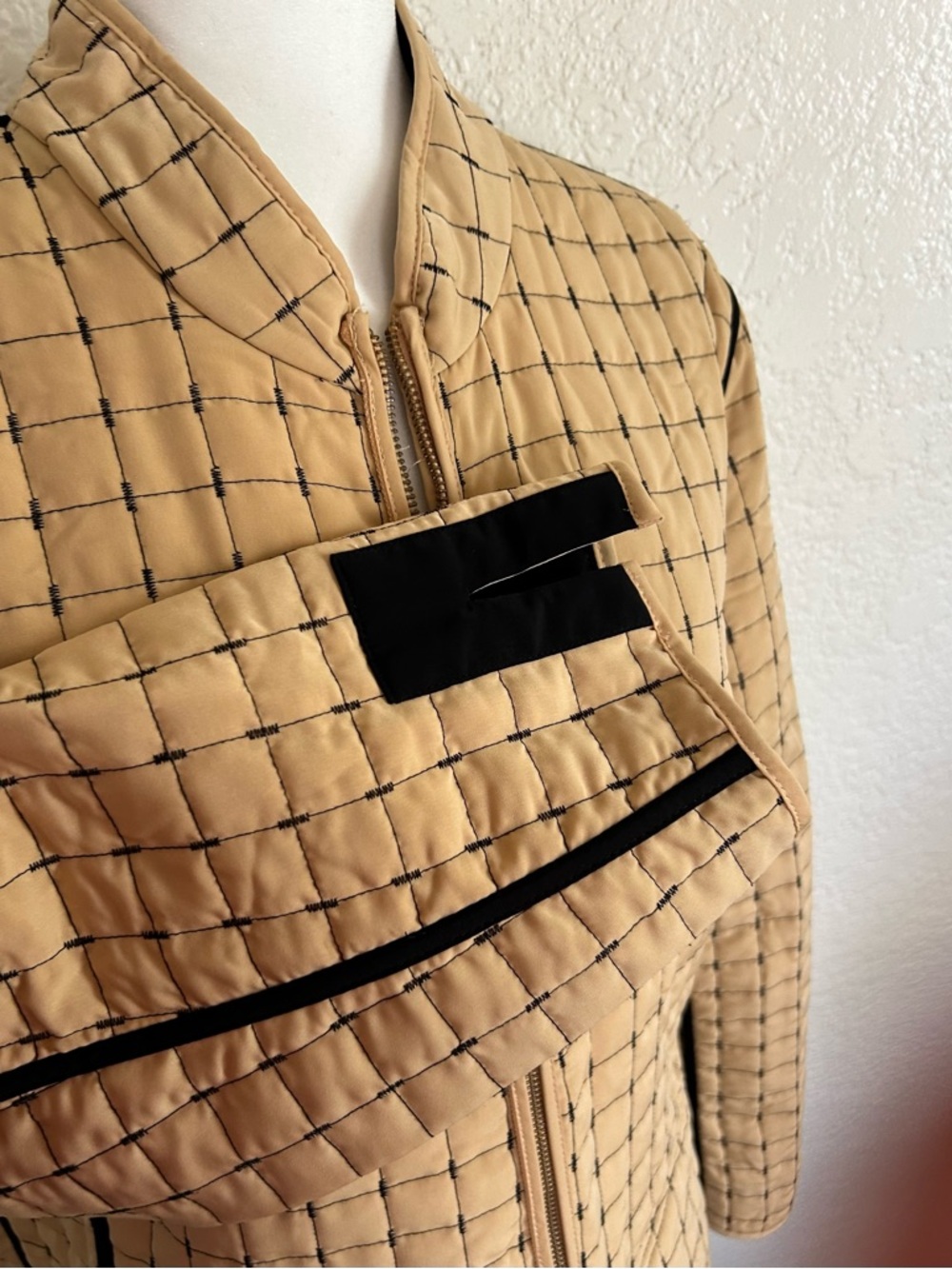 Hand Crafted Black Quilted Jacket reversible - Picture 6 of 10